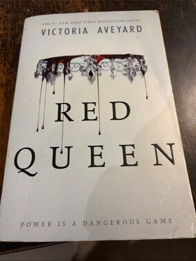 Red Queen by Victoria Aveyard - White Cover with Red and Silver Crown Art